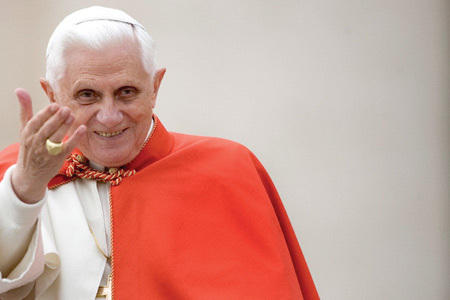Обо всем - Папа Римский призвал священников стать активными блогерами